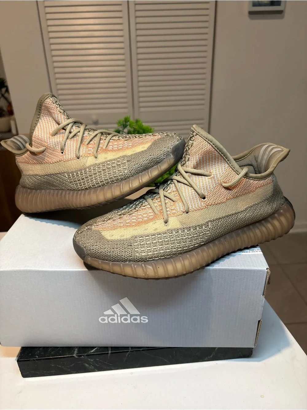 Adidas Yeezy Boost 350 V2 Dessert Tan Men’s size 7 sneakers *Rare*